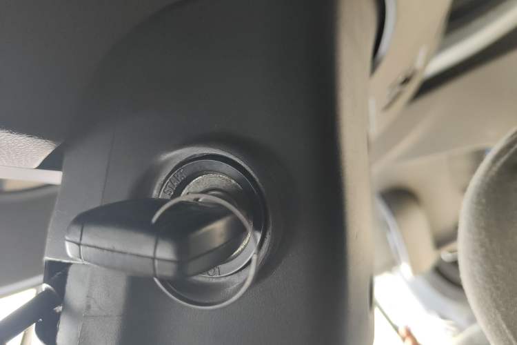 Used Wuling Rongguang V 2016 1.2L Standard Version Vehicle Key