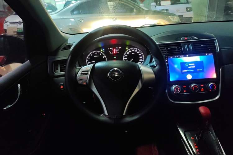 Used Nissan Tiida 2016 1.6L CVT Cool Dynamic Edition
