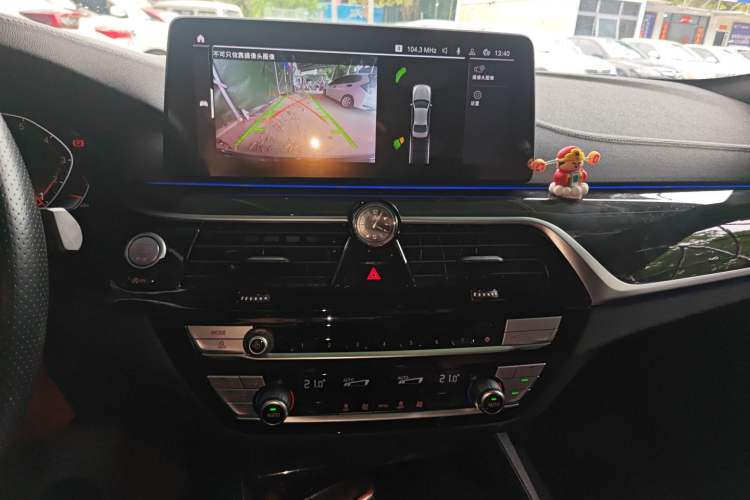 Used BMW 5 Series 2022 525Li M Sport Package Audio And AC Panel