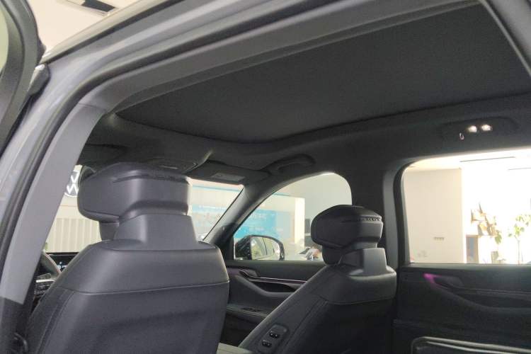 Used Ford Edge 2023 Ford Explorer L 2.0T EcoBoost Four-Wheel Drive 7-Seater Supreme Model