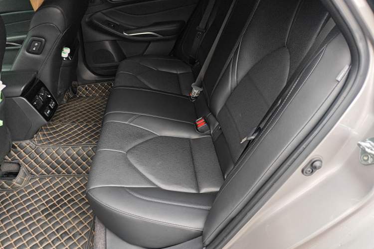 Used Toyota Avalon 2023 2.0L XLE Deluxe Edition
