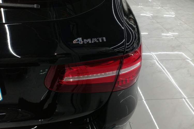 Used Mercedes-Benz GLC 2018 GLC 260 4MATIC Luxury Model