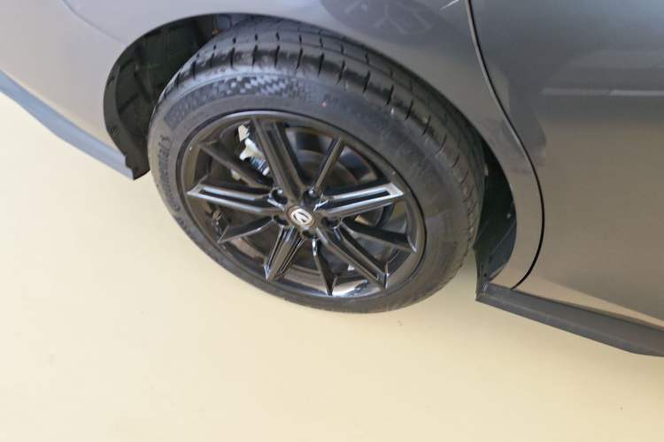 Used CHANGAN UNI-V iDD 2023 ZhiDian iDD 1.5T 113km Smart & Fun Version Right Rear Wheel Hub