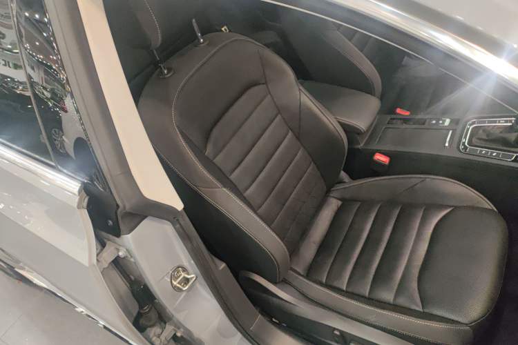 Used Volkswagen FAW-Volkswagen CC 2023 Hunting Vehicle 380TSI Hunter's Heart Edition