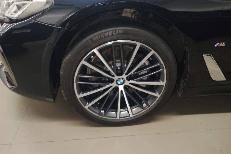 Used BMW 5 Series 2022 Second Facelift 530Li Leading Edition M Sport Package
