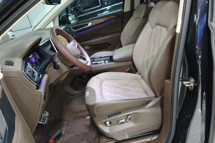 Used Volkswagen Viloran 2024 380TSI Premium Edition