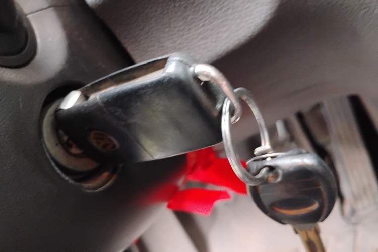 Used Volkswagen Touran 2013 1.4T Manual Comfort Edition 5-Seater Vehicle Key