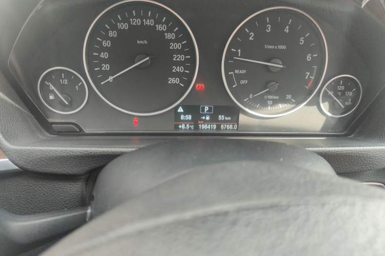 Used BMW 3 Series 2013 328Li Luxury Design Package Odometer Close Up