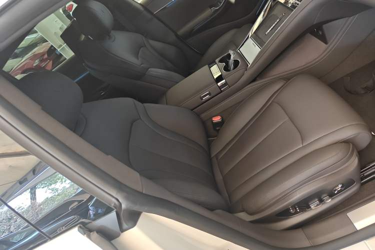 Used Denza Z9 2024 1100 km All-Wheel-Drive Ultra Version