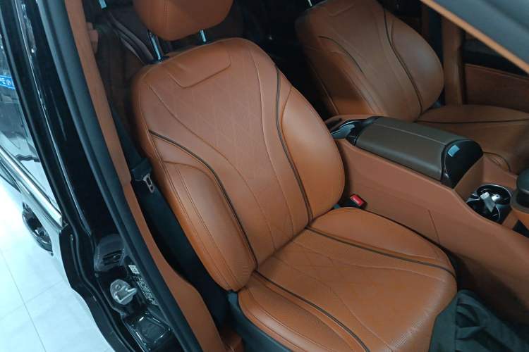 Used Mercedes-Benz V-Class 2020 V 260 Avantgarde Edition