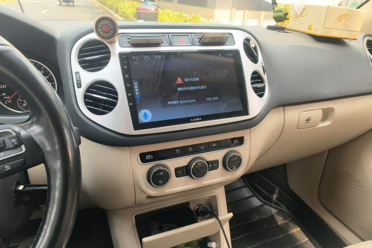 Used Volkswagen Tiguan 2015 1.8TSI Automatic Two-Wheel Drive Comfort Edition Audio And AC Panel