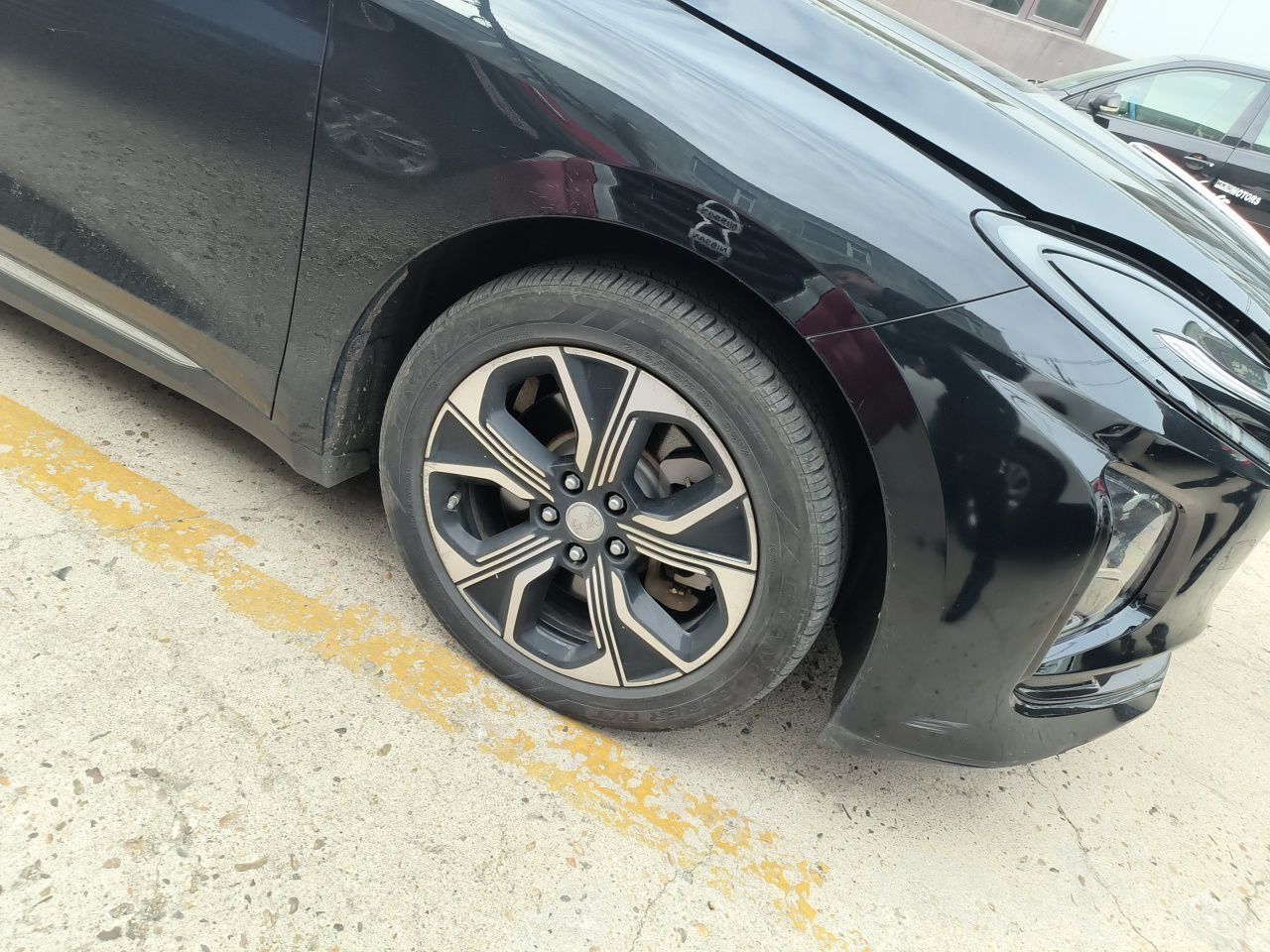 Hongqi E-QM5 2023 Base Travel Edition — снимка 8