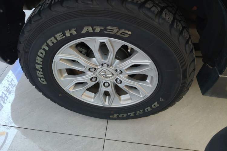 Used JMC Yusheng S350 2016 2.0T Automatic All-Wheel Drive Gasoline Luxury Version with Sunroof 5 Seats
