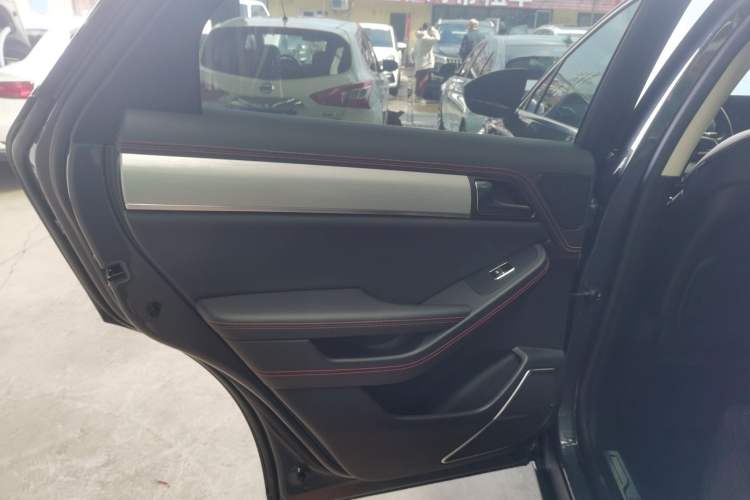 Used BYD Tang New Energy 2018 DM 2.0T All-Wheel Drive Smart Connectivity Luxury Model 7 Seats China V Emission Standard