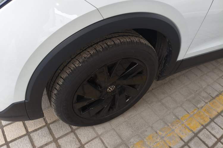 Used Volkswagen Tharu 2026 Model Xinrui 300TSI Ruixiang Edition Left Front Wheel Hub