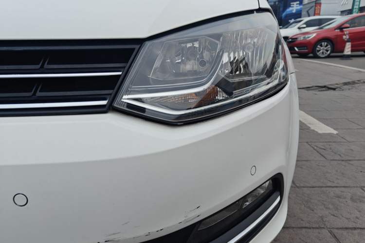 Used Volkswagen Polo 2014 1.6L Automatic Luxury Edition
