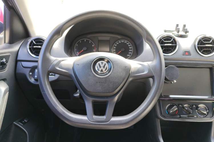 Used Volkswagen Jetta 2017 1.4L Manual Fashion Edition
