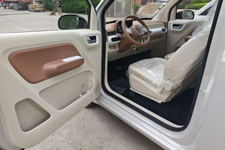 Used Wuling Hongguang MINIEV 2024 3rd Generation 215km Youth Edition Driver Seat