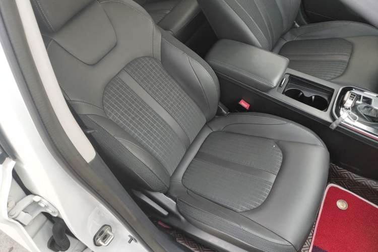 Used Dongfeng Aeolus Yixuan GS 2020 230T Automatic Yueyu Version Right Front Seat