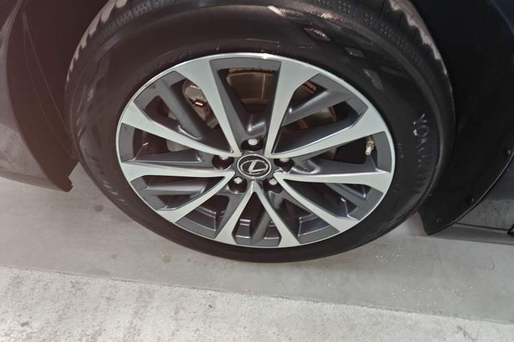 Used Lexus ES 2023 200 Excellence Edition