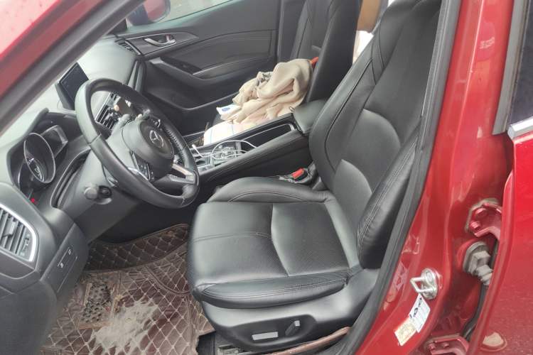 Used Mazda 3 Axela 2017 Hatchback 2.0L Automatic Sport Model China V Emission Standard Left Front Seat