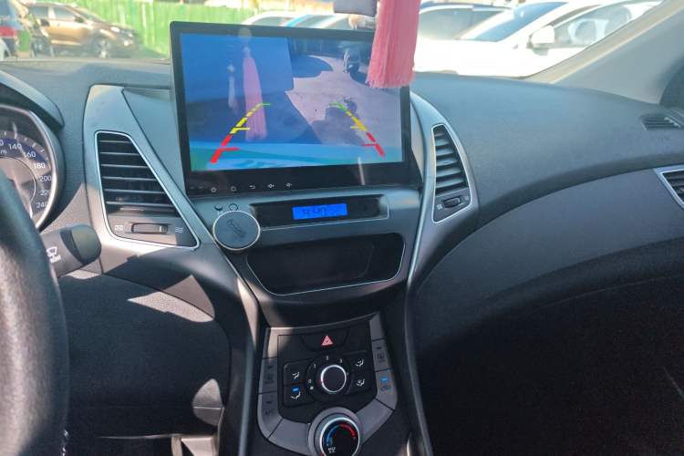 Used Hyundai Elantra (5th Generation / Langdong) 2015 1.6L Automatic Fashion Model