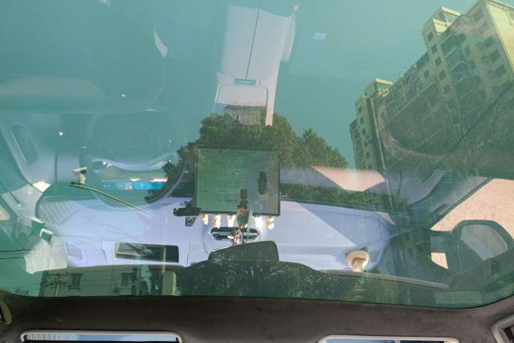 Used Lynk & Co Z10 2025 95 kWh 806 km Range Rear-Wheel Drive Advanced Driver-Assistance System Max