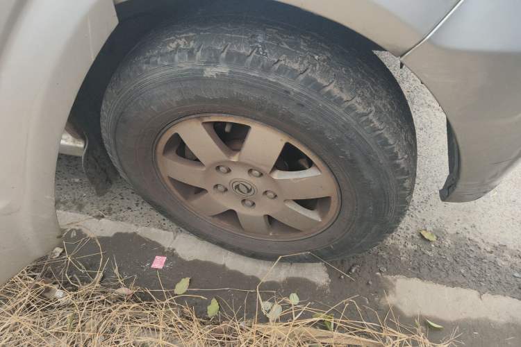 Used Dongfeng Xiaokang C37 2015 1.5L Standard II DK15-06 Right Front Wheel Hub