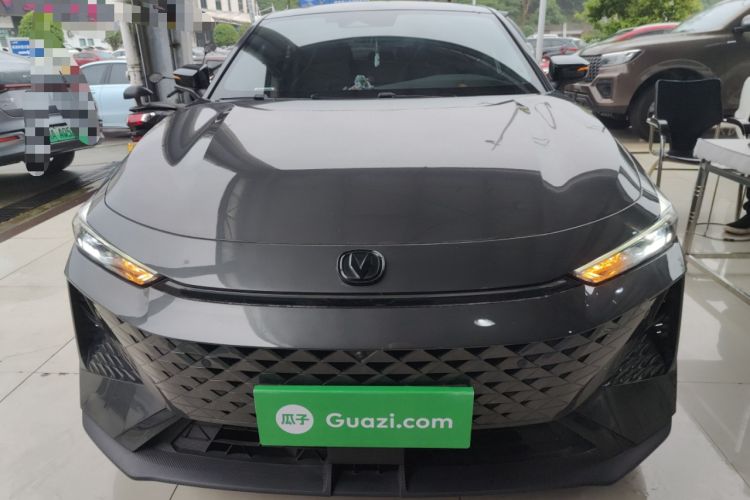 Used CHANGAN UNI-V 2024 1.5T Prestige Edition Front