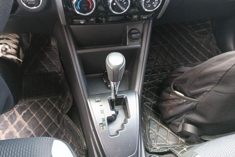 Used Toyota YARiS L Zhi Xuan 2020 X-Trail X 1.5L CVT Leading Edition Gear Lever