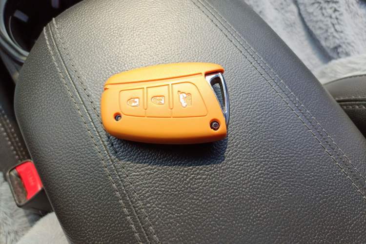 Used Hyundai Santa Fe 2013 2.4L Automatic Two-Wheel Drive Smart Version