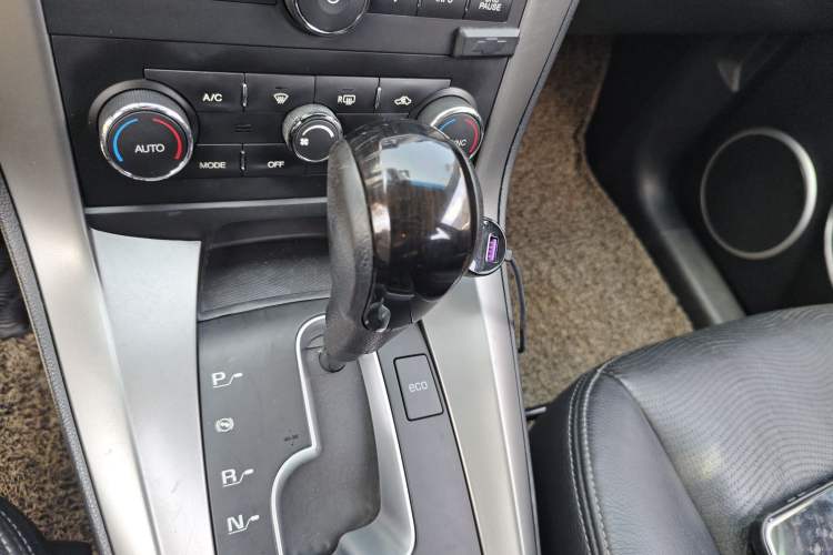 Used Chevrolet Captiva 2015 2.4L 4x4 Flagship Edition 7-Seater