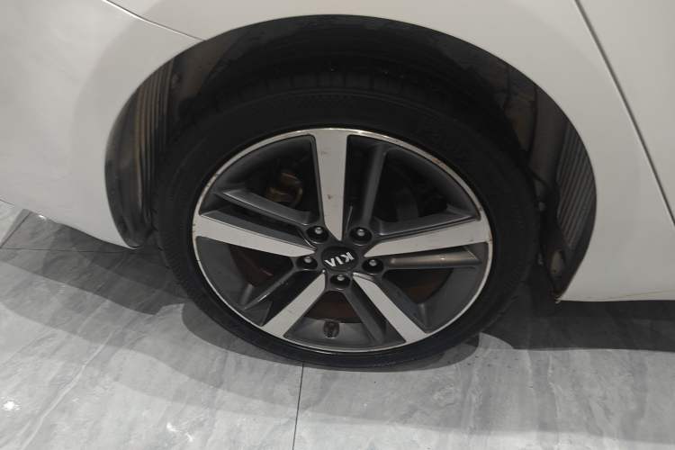 Used Kia K3 2017 1.6L Automatic 15th Anniversary Special Edition GLS Exterior 5