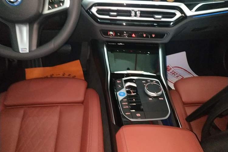 Used BMW i3 2024 eDrive 35 L
