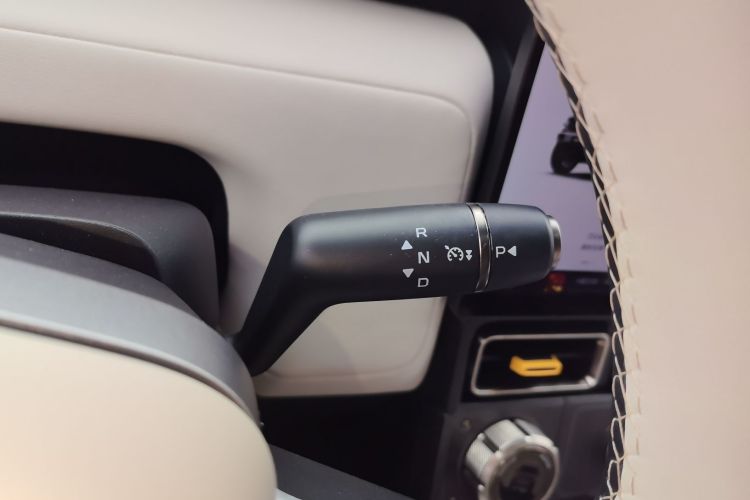 Used iCAR V23 2025 401 Two-Wheel Drive Intelligent Driving Version Gear Lever