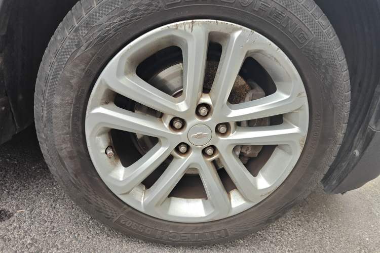 Used Chevrolet Trax 2016 1.4T Manual Two-Wheel Drive Comfort Version with Sunroof