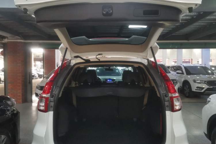 Used Honda CR-V 2015 2.0L two-wheel drive Fashion Edition Trunk