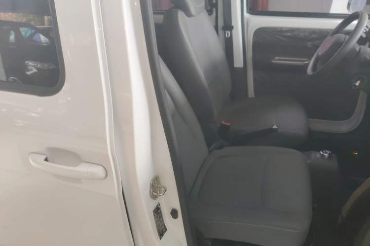 Used Wuling Zhiguang New Energy 2025 Comfort Model Right Front Seat