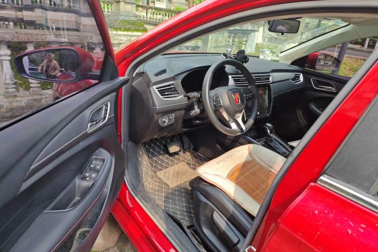 Used Roewe i5 2020 1.5L Automatic 4G Connect Luxury Flagship Edition Driver Seat