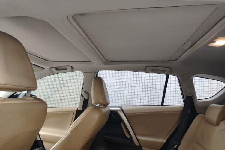 Used Toyota RAV4 2013 2.5L Automatic 4x4 Elite Edition Headliner