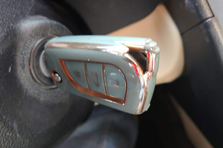 Used Toyota Camry 2015 2.0E Elite Edition Vehicle Key