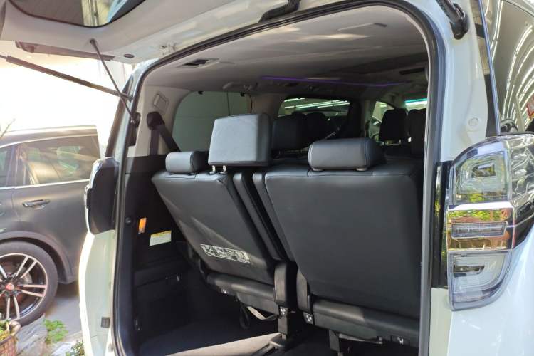 Used Toyota Vellfire 2021 Crown Dual-Engine 2.5L HV Luxury Edition