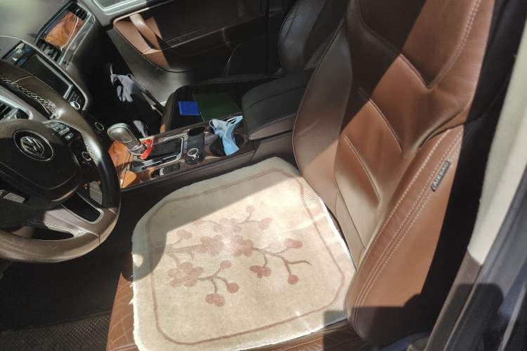 Used Volkswagen Touareg  Left Front Seat