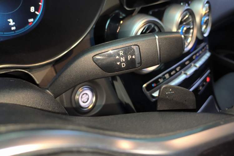 Used Mercedes-Benz GLC 2021 GLC 260 L 4MATIC Dynamic Edition Gear Lever