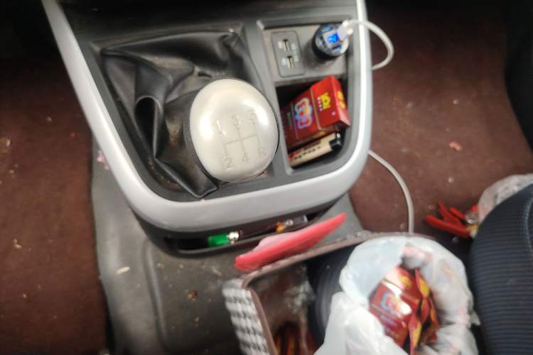 Used Foton Scenic G5 2024 2.4L CNG Commercial Version Open-Window 5/6-Seater 4K22C4M