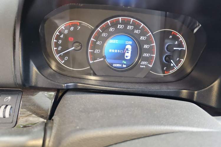 Used HYOSOW S6 2016 1.5T Manual Leading Model Odometer Close Up