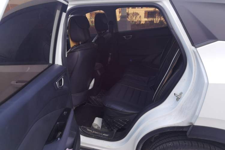 Used Wuling Alvez 2022 1.5L Manual Free-Style Model Left Rear Seat