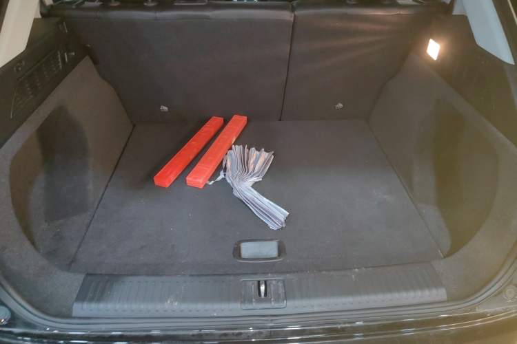 Used NETA U 2023 NETA U-Ⅱ 400 U Show Edition – Lithium Iron Phosphate
