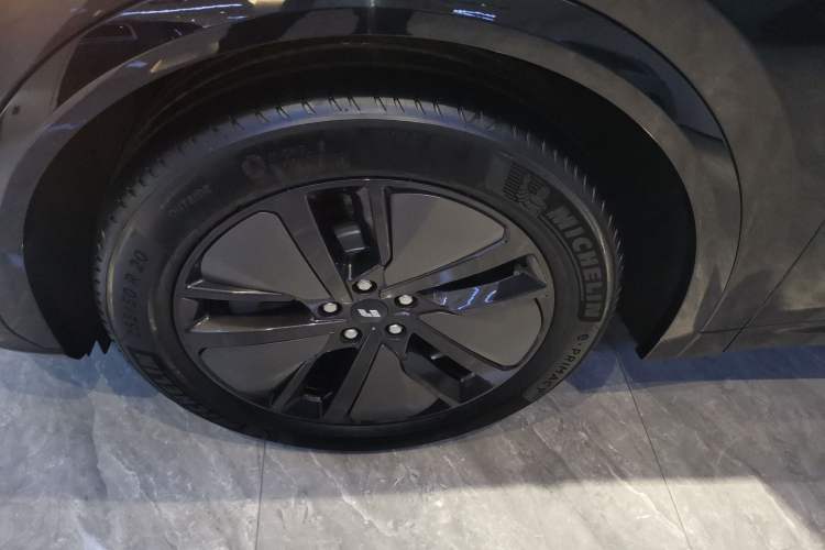 Used Li Auto L7 2024 MAX Model Left Front Wheel Hub