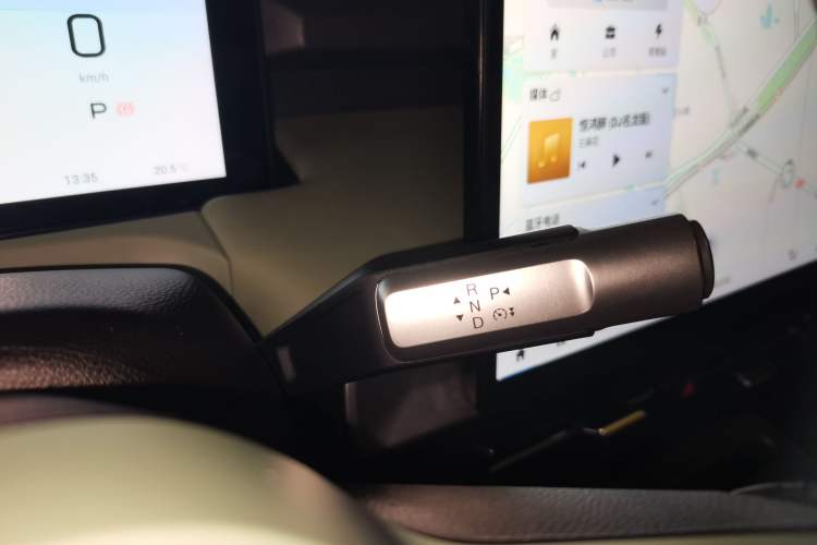 Used AION Y 2023 Younger Star Edition Gear Lever